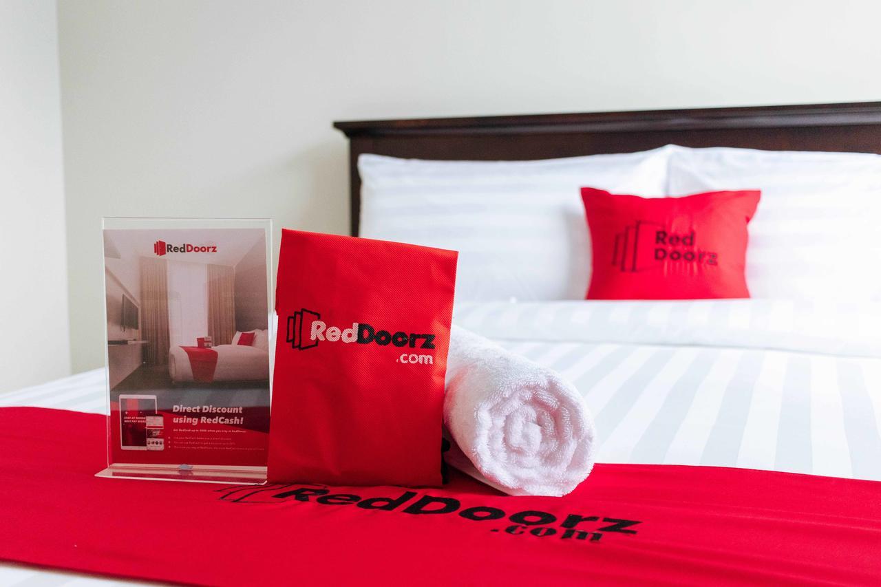 RedDoorz Plus near Capitol Commons Pasig City Zewnętrze zdjęcie