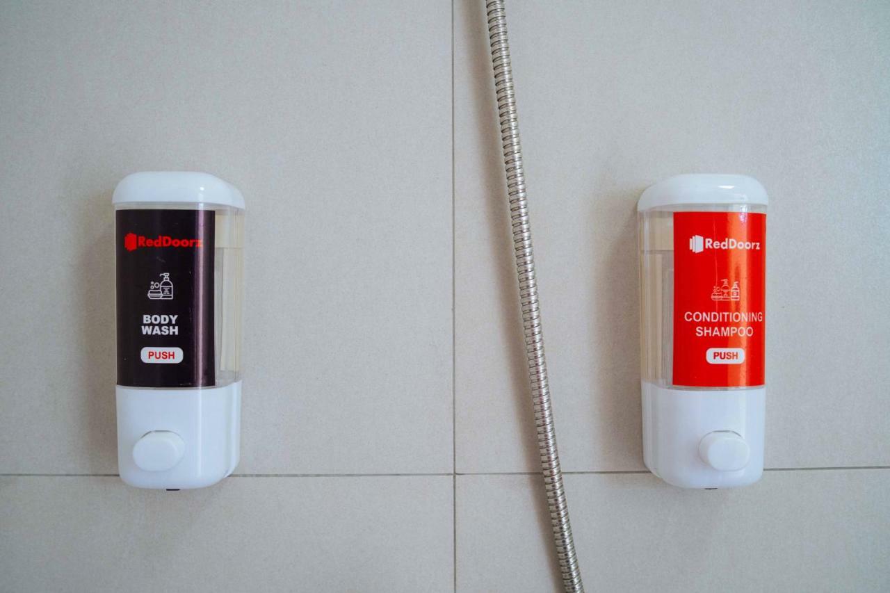 RedDoorz Plus near Capitol Commons Pasig City Zewnętrze zdjęcie