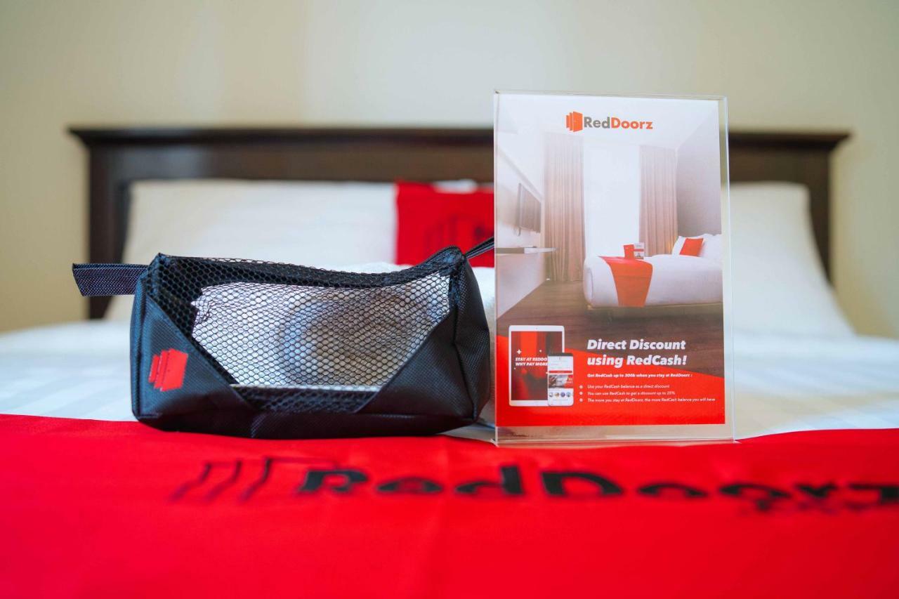 RedDoorz Plus near Capitol Commons Pasig City Zewnętrze zdjęcie
